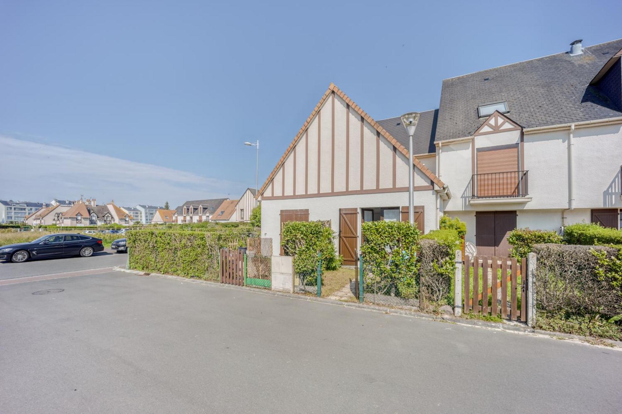 Le Petit Normand - Studio Avec Jardin A 500 M De La Plage クルル・シュル・メール エクステリア 写真